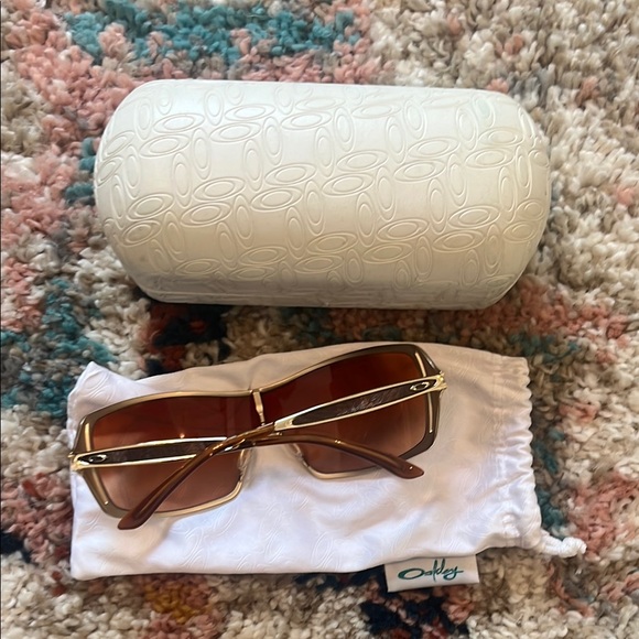 Oakley Gold Frame Sunglasses with Brown Lenses - Picture 3 of 3